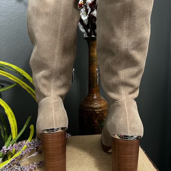 Gorgeous Michael Kors tall boots - Picture 4 of 4
